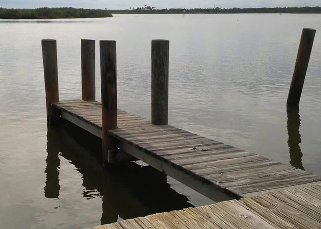 water-no-person-lake-pier-reflection picture material