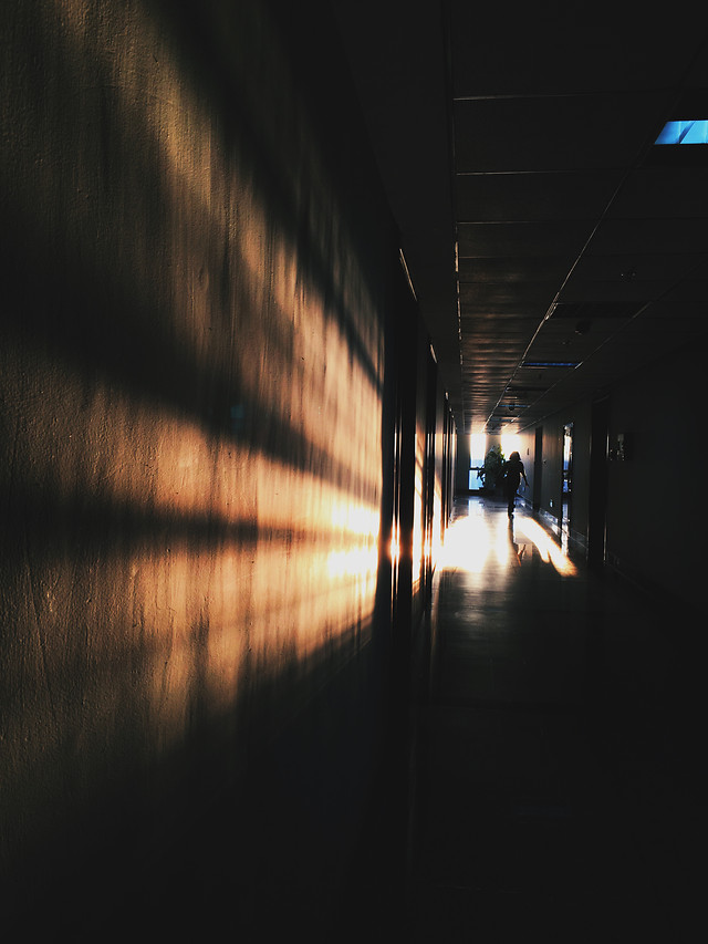 light-subway-system-reflection-city-blur 图片素材