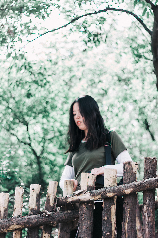 tree-people-outdoors-nature-woman 图片素材