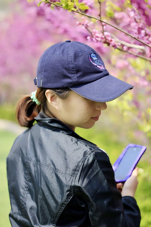 child-outdoors-people-nature-grass 图片素材