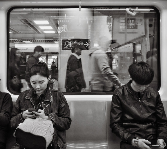 people-child-monochrome-street-train 图片素材