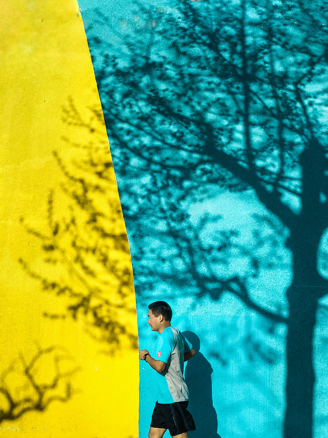 blue-green-people-nature-yellow 图片素材