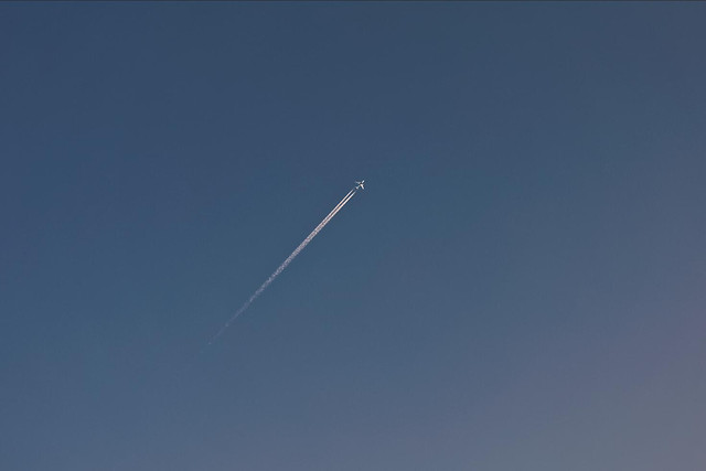 sky-airplane-aircraft-flight-no-person picture material