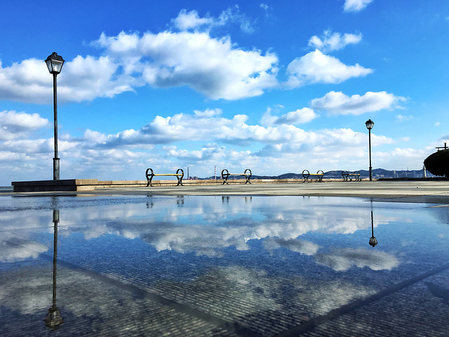 water-sky-reflection-cloud-lake 图片素材
