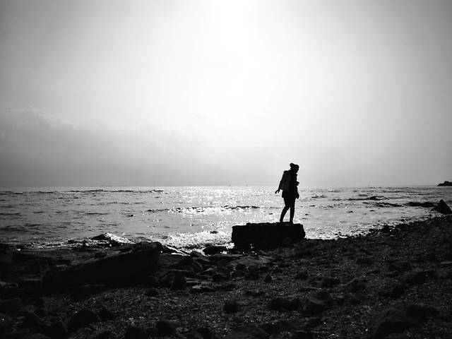 beach-people-water-fisherman-monochrome picture material