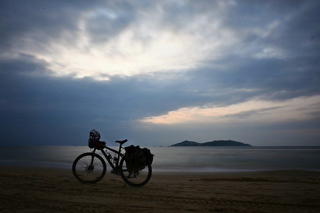 sunset-water-beach-no-person-travel 图片素材