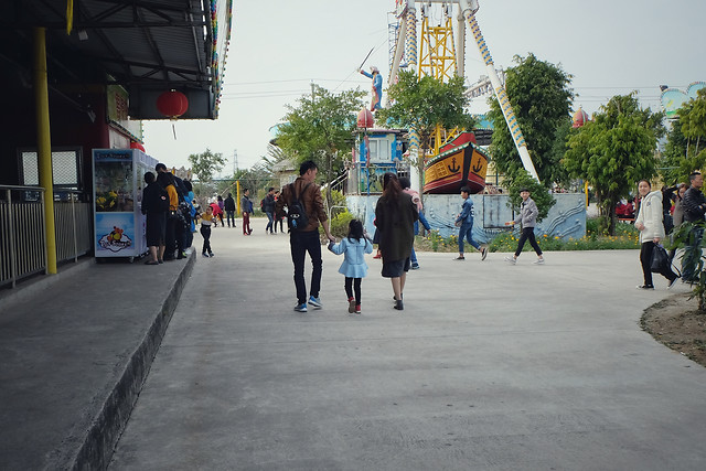 street-people-road-city-drag-race picture material