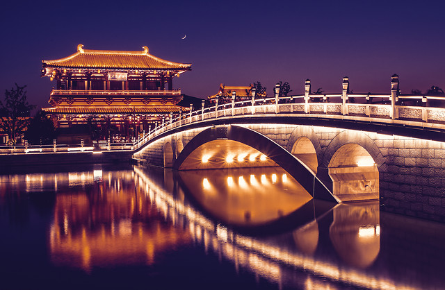 travel-architecture-reflection-water-sky 图片素材