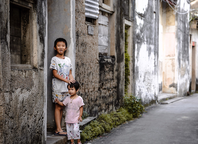 street-child-alley-people-city 图片素材
