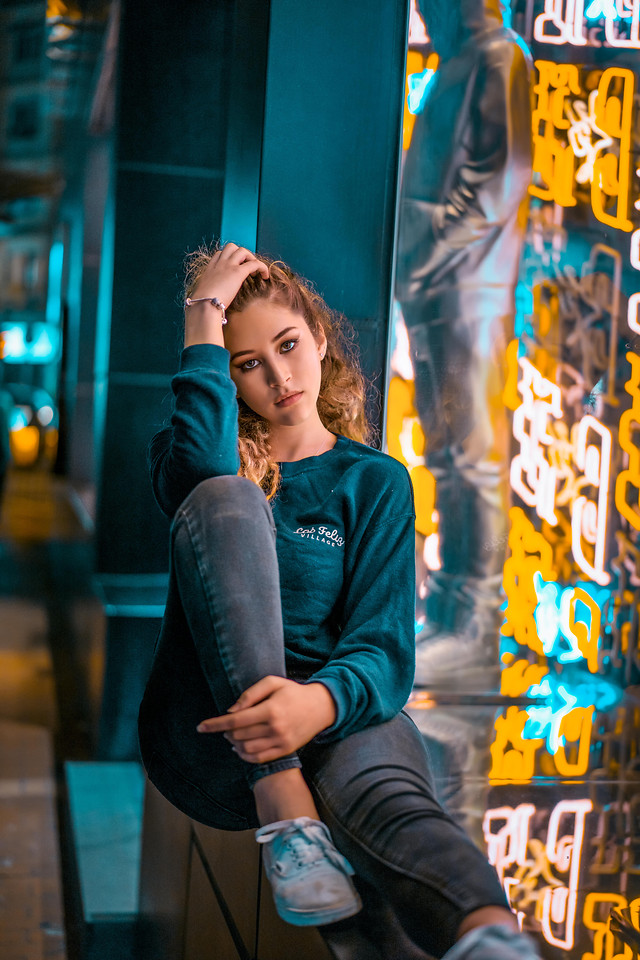 blue-street-graffiti-people-woman picture material