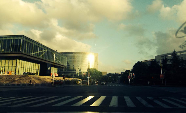 road-street-sky-city-travel picture material