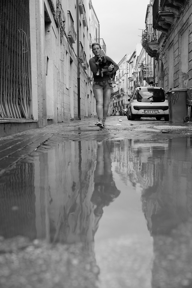 street-monochrome-people-reflection-water picture material