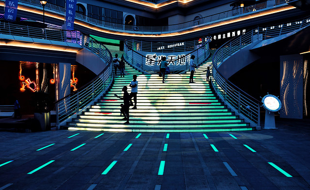 no-person-light-blue-transportation-system-motion 图片素材