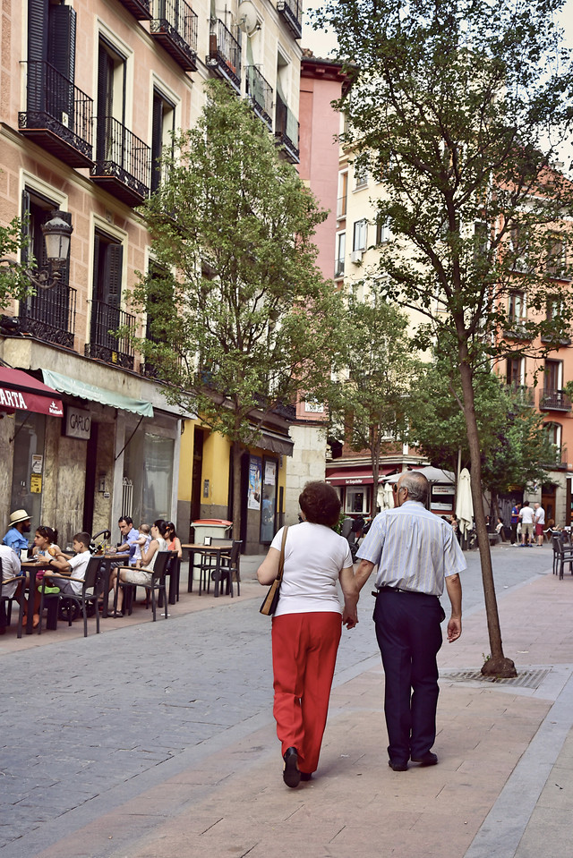 street-city-people-pavement-architecture 图片素材