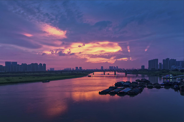 sunset-water-no-person-reflection-dawn 图片素材