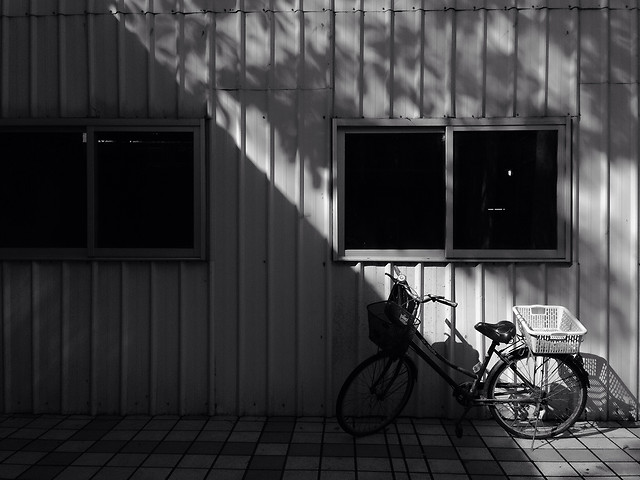 wall-architecture-black-and-white-window-house picture material