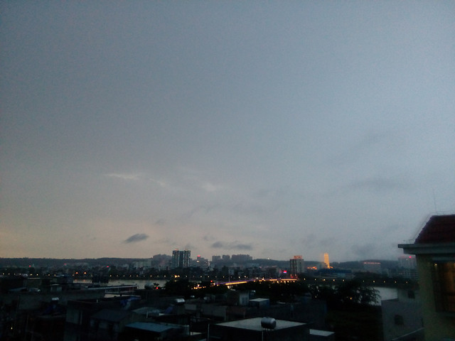 sky-city-storm-sunset-water 图片素材