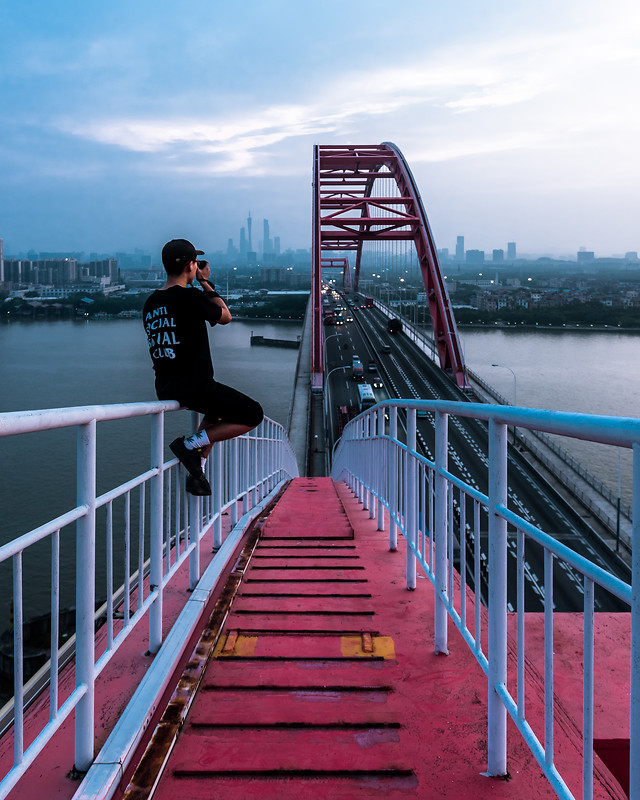 bridge-water-travel-people-outdoors 图片素材