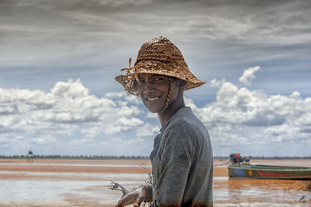 water-travel-people-fisherman-beach picture material
