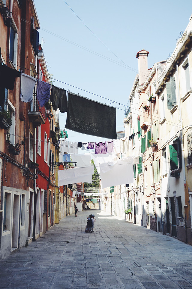 town-street-city-sky-road 图片素材