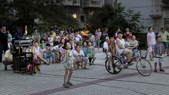 people-land-vehicle-road-vehicle-festival 图片素材