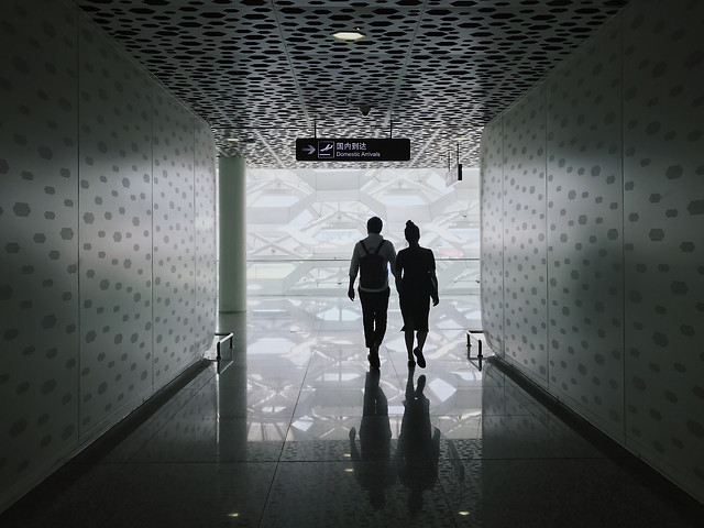 indoors-people-airport-light-business 图片素材