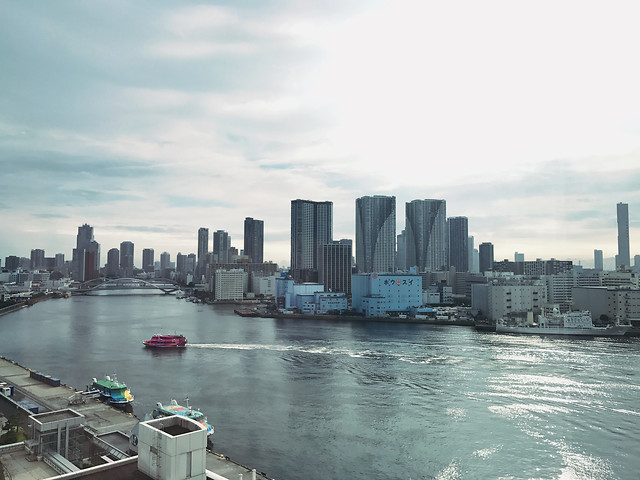 city-architecture-skyline-water-skyscraper 图片素材