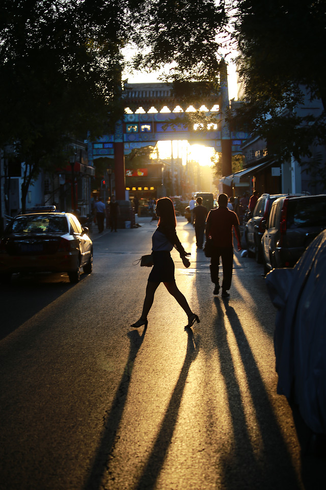 street-road-people-city-night picture material