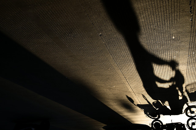 monochrome-abstract-people-black-and-white-shadow 图片素材