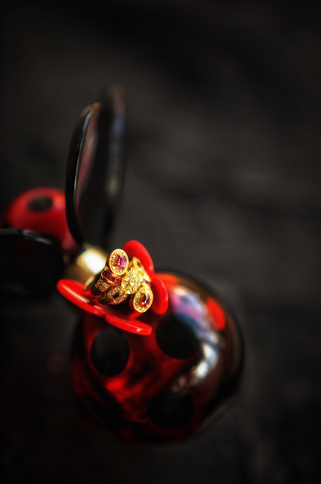 no-person-red-still-life-blur-dark picture material