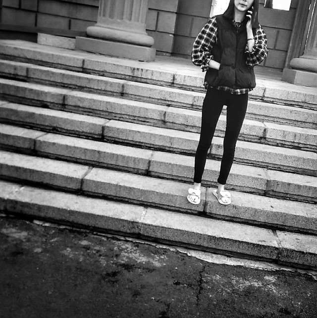 people-street-one-white-photograph 图片素材