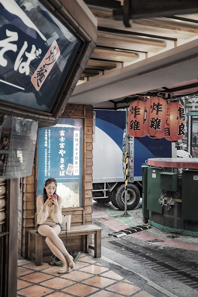 indoors-people-business-stock-shopping picture material