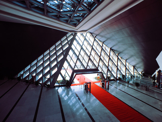 indoors-architecture-light-airport-no-person 图片素材