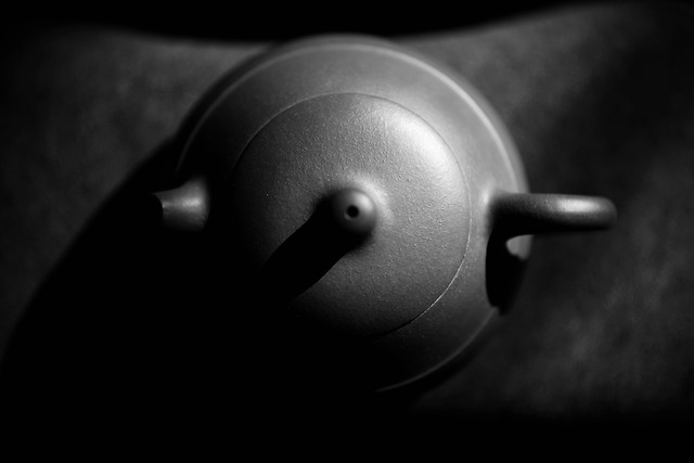 monochrome-dark-black-shadow-studio 图片素材