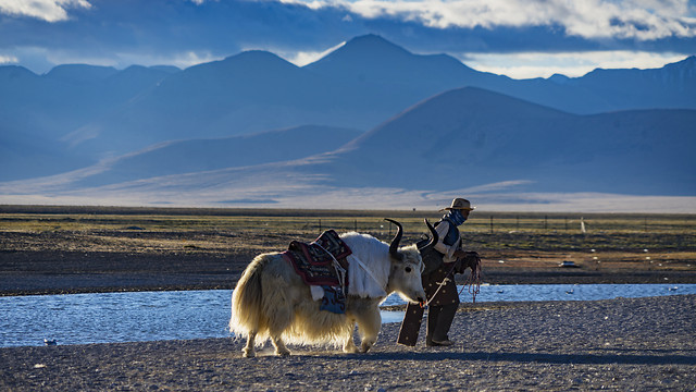 landscape-water-travel-mountainous-landforms-lake 图片素材