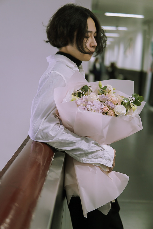 wedding-flower-woman-bride-groom 图片素材