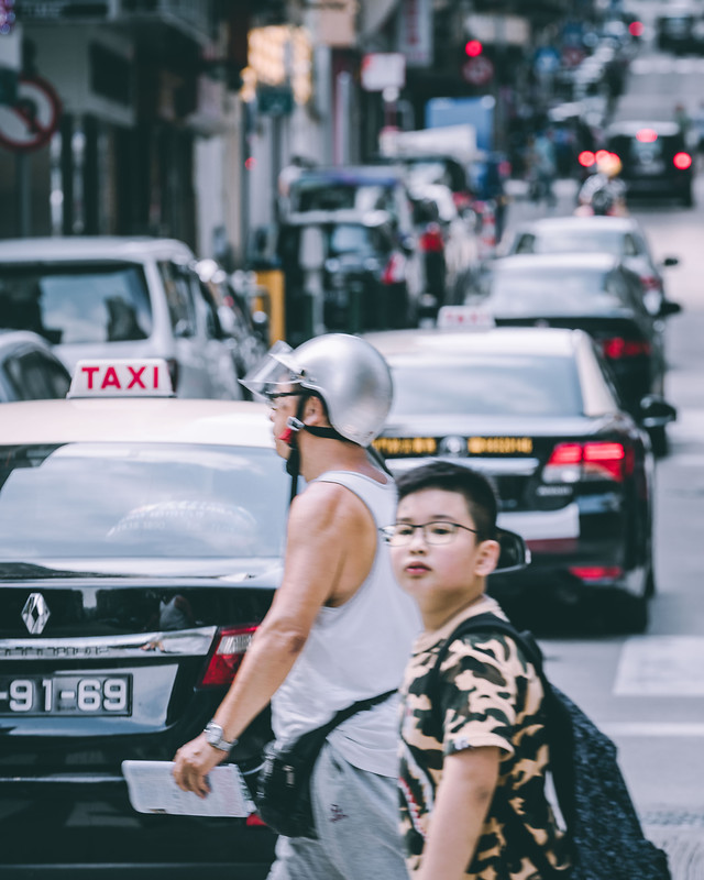 car-vehicle-road-man-people 图片素材