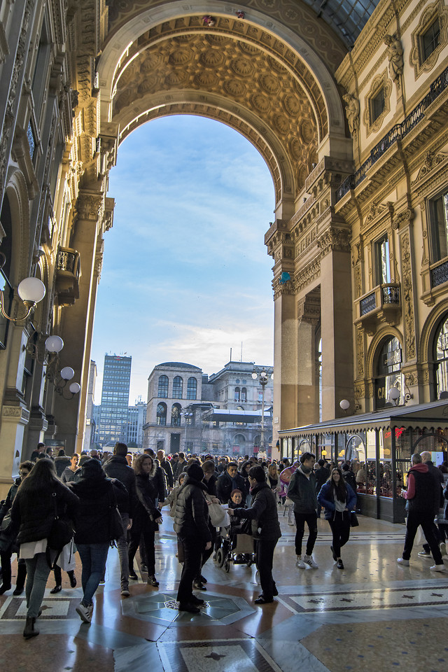 city-people-street-travel-urban 图片素材