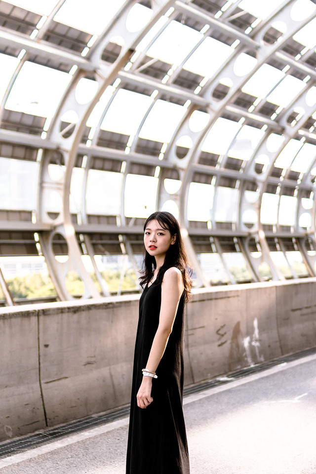 airport-woman-girl-portrait-subway-system picture material