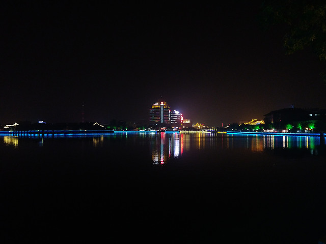 water-bridge-reflection-city-evening 图片素材