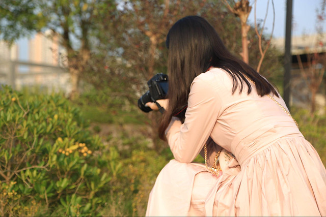 nature-woman-girl-outdoors-love 图片素材