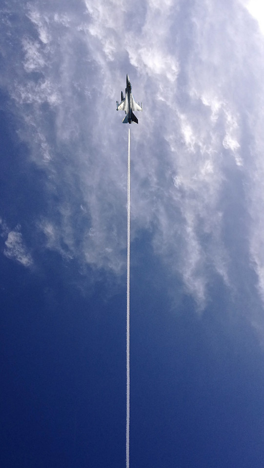 sky-no-person-outdoors-high-airplane 图片素材