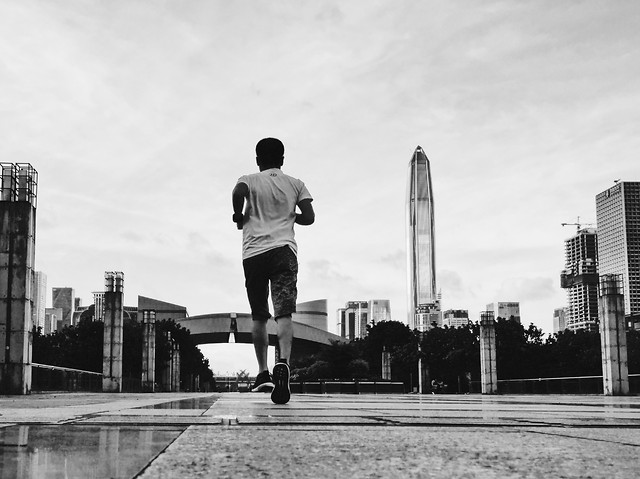 street-people-monochrome-city-sky 图片素材