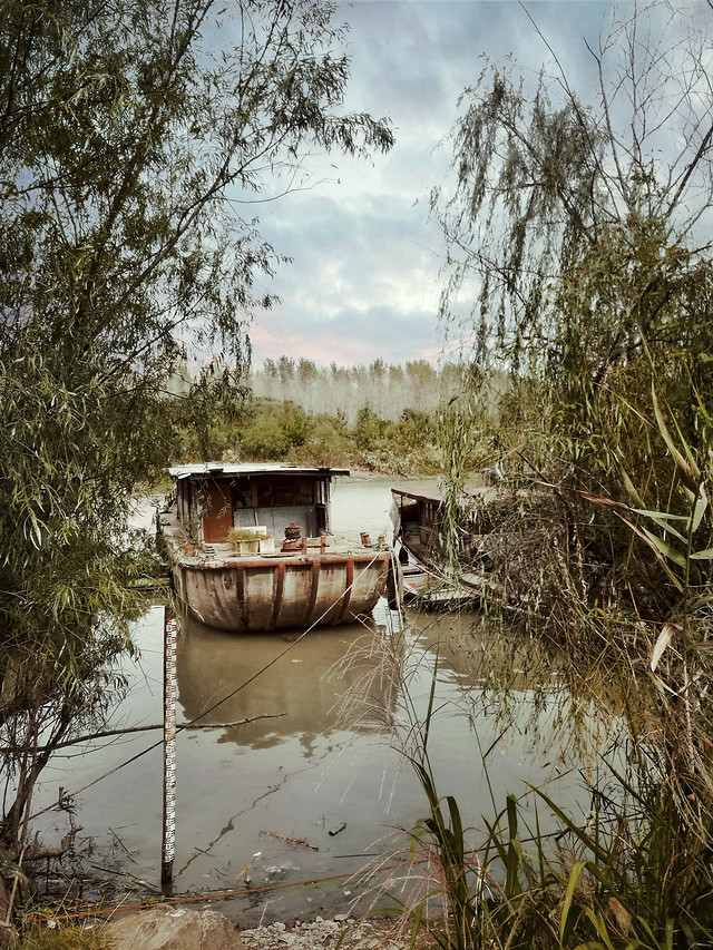 nature-water-abandoned-no-person-waterway picture material