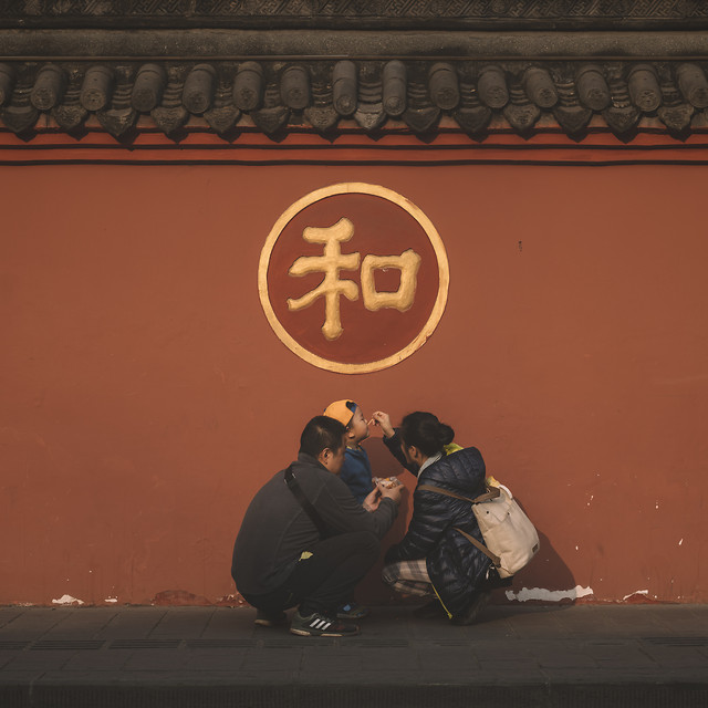 people-adult-one-religion-wear 图片素材