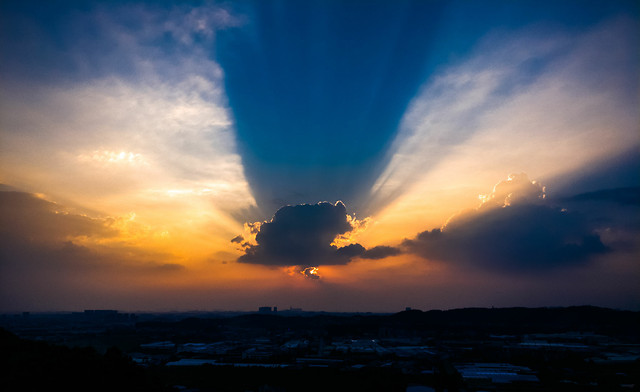 sunshine-clouds-sky-cloud-afterglow 图片素材