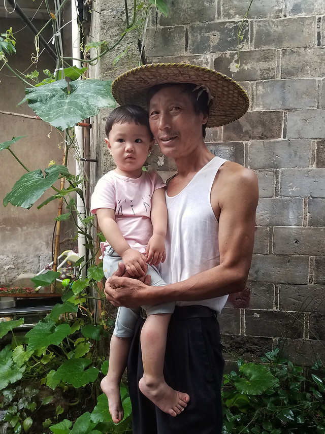 child-people-woman-two-outdoors 图片素材