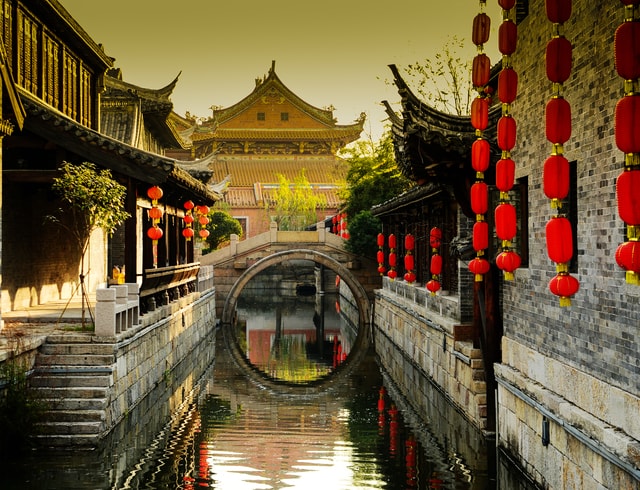 waterway-chinese-architecture-reflection-landmark-canal 图片素材