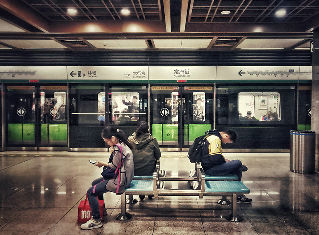 subway-system-train-land-vehicle-railway-airport 图片素材