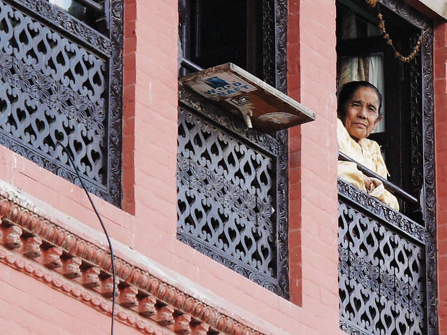 architecture-building-window-wall-people 图片素材